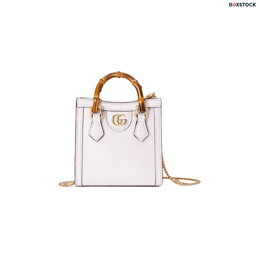 Gucci Diana Super Mini Bag...