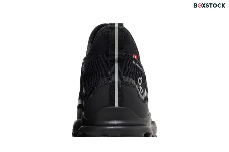 ON Cloudaway Waterproof Suma 'All Black'