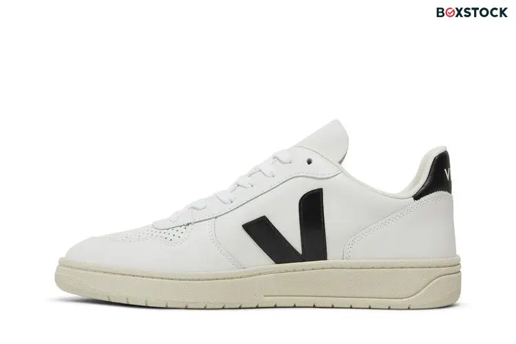 Veja V-10 'Extra White Black'