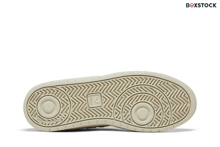 Veja V-10 'Extra White Black'