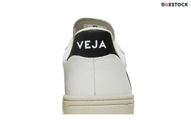 Veja V-10 'Extra White Black'