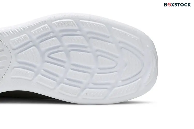 Nike Air Max Axis 'Black Metallic Gold'