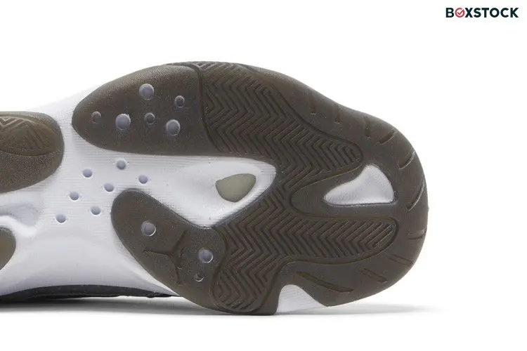 Wmns Air Jordan 11 CMFT Low 'Silver Toe' Black