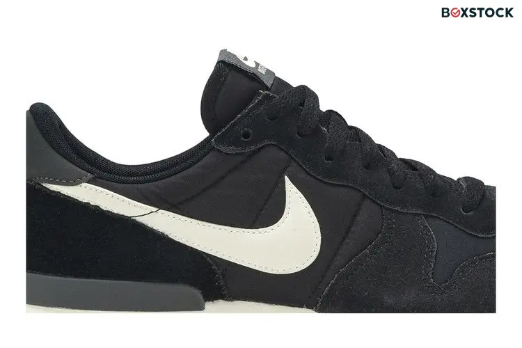 Nike Wmns Internationalist 'Black Gum'