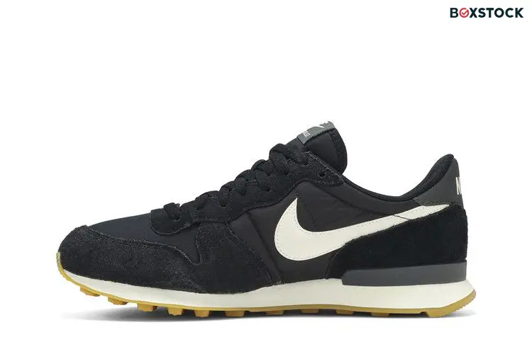 Nike Wmns Internationalist 'Black Gum'