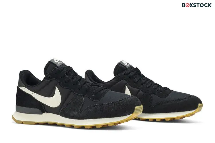 Nike Wmns Internationalist 'Black Gum'