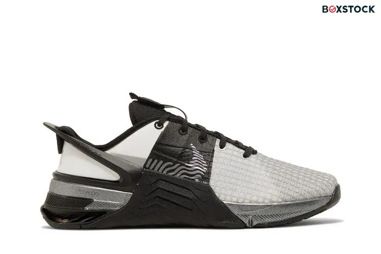 Nike Wmns Metcon 8 FlyEase Premium 'White Black Silver'