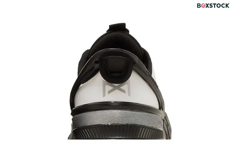 Nike Wmns Metcon 8 FlyEase Premium 'White Black Silver'