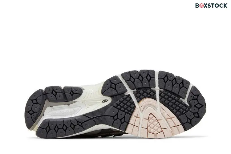 New Balance 1906N N.Hoolywood x INVINCIBLE Moonrock