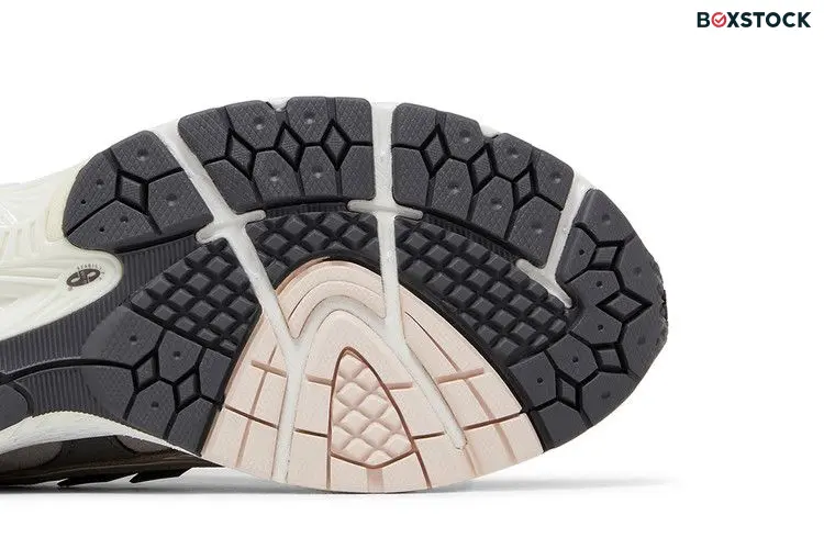 New Balance 1906N N.Hoolywood x INVINCIBLE Moonrock