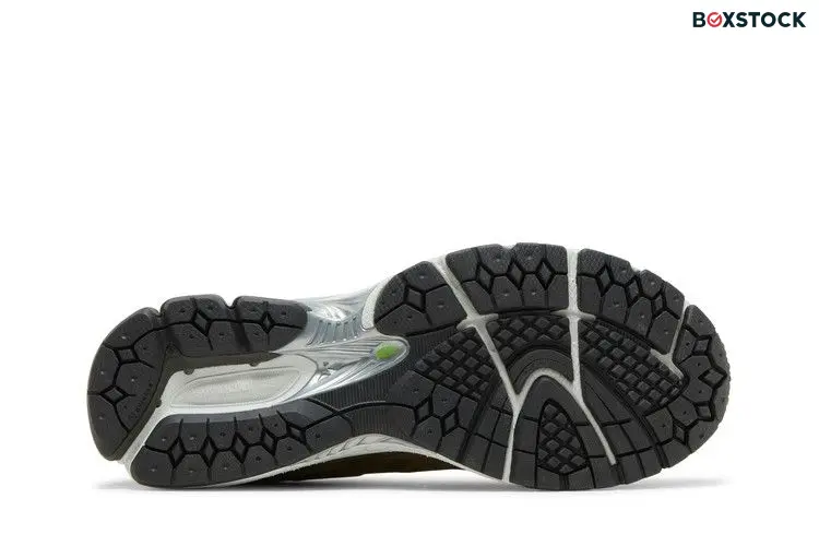 New Balance 2002R Camo Green Nettle Green