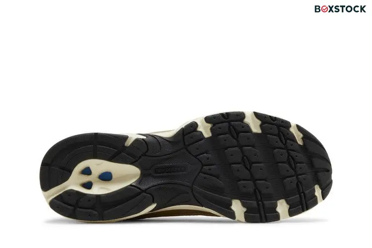 New Balance 530 Turtledove Gold Metallic