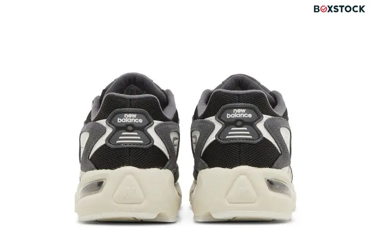 New Balance 725 Black Dark Grey