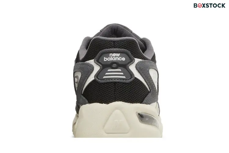 New Balance 725 Black Dark Grey