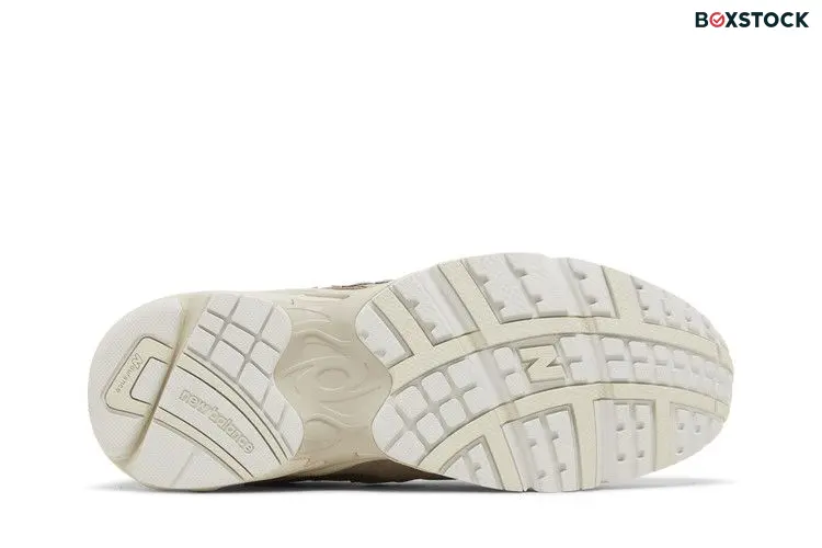 New Balance 725 Mushroom Driftwood