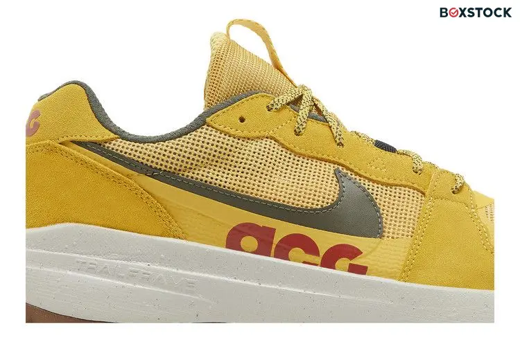 Nike ACG Lowcate Solar Flare