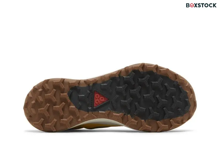 Nike ACG Lowcate Solar Flare