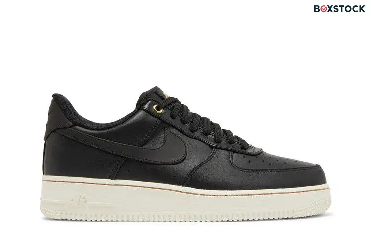 Nike Air Force 1 Low Black Pack