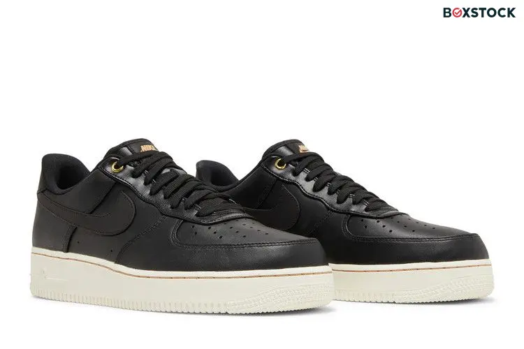 Nike Air Force 1 Low Black Pack