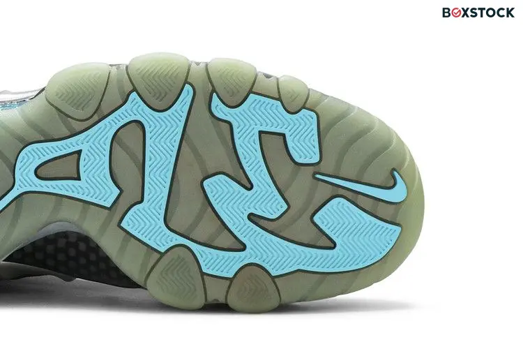 Nike Barkley Posite Max Metallic Silver Gamma Blue