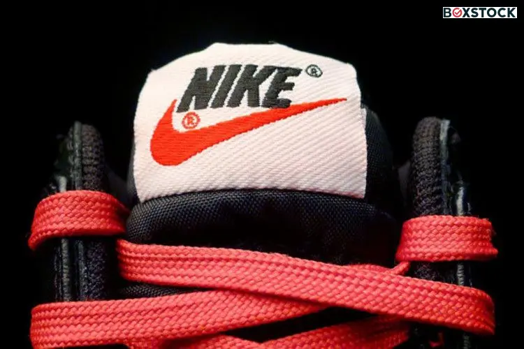 Nike Dunk CMFT Bred
