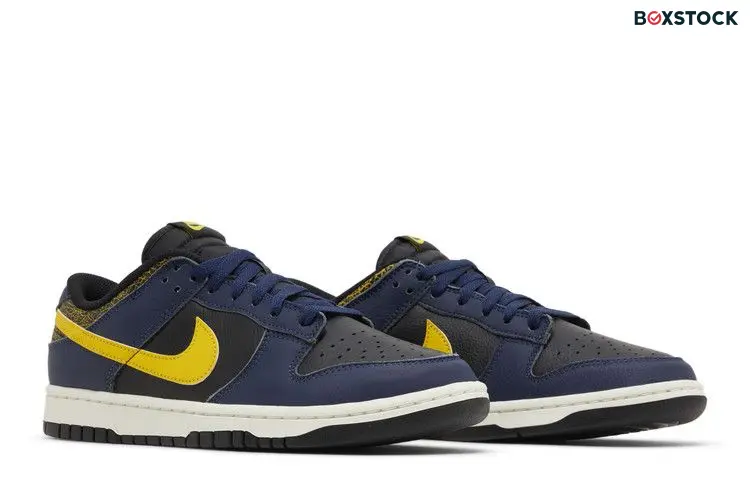 Nike Dunk Low Vintage Michigan