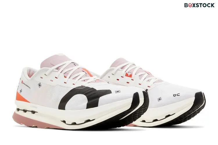 On Running Cloudboom Echo 3 White Flame