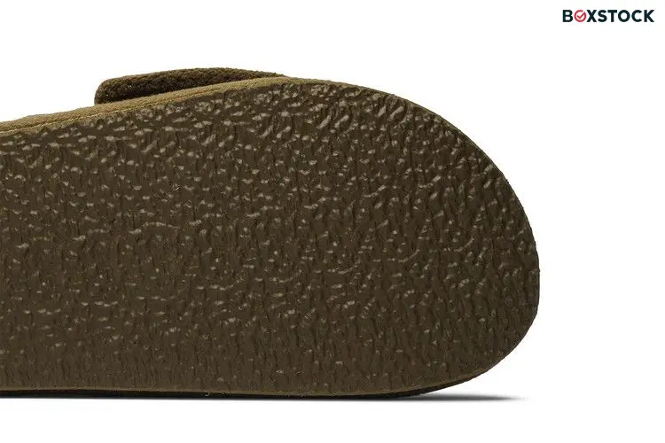 Yeezy Fleece Slide Season 7 Trench