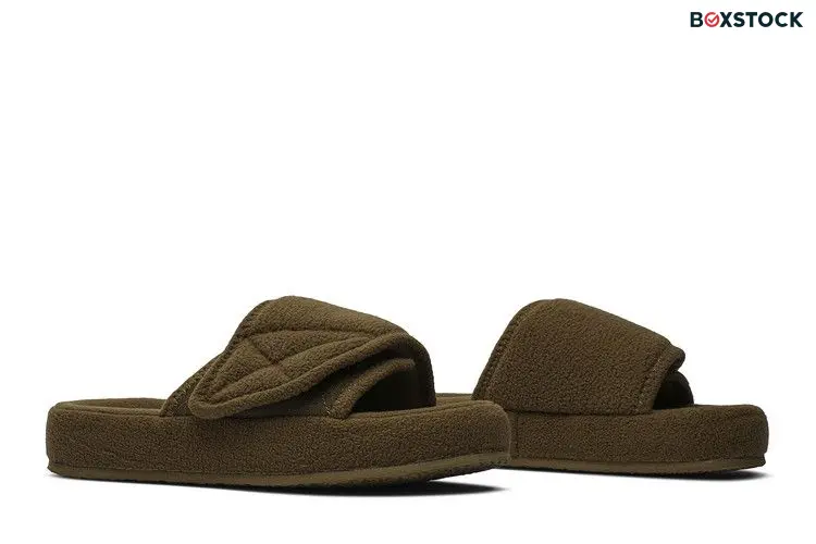 Yeezy Fleece Slide Season 7 Trench